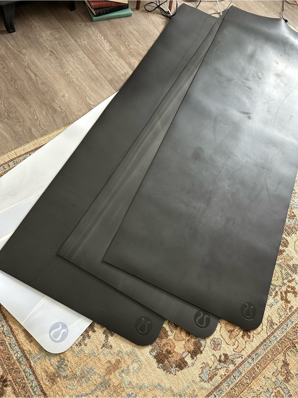 4 bundle lululemon yoga mat